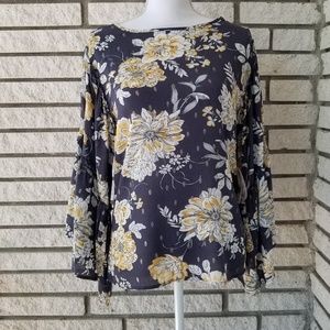 Trendy Gray Floral bell sleeve top